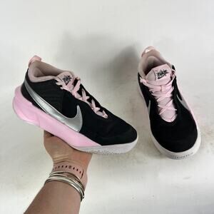 Nike Team Hustle D 10 Sneakers Youth 5.5 Black Pink Logo Lace Up Athletic Shoes